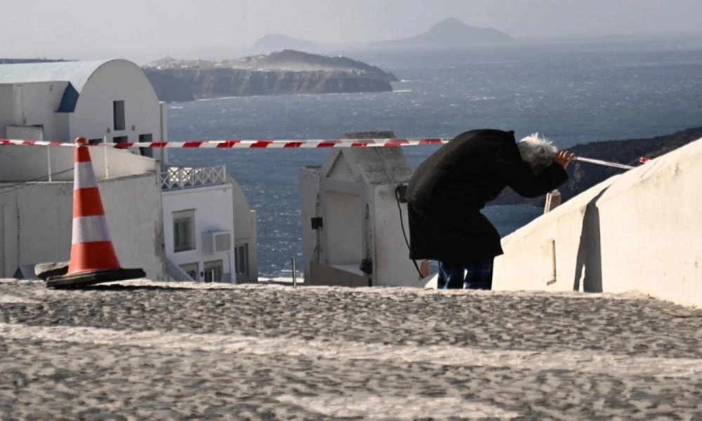 Στο έλεος του εγκέλαδου οι Κυκλάδες! Για πρωτοφανές φαινόμενο μιλούν οι επιστήμονες, νέος σεισμός 4,8 Ρίχτερ στην Αμοργό